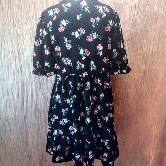 Vintage Inspired Ruffle Detail Black Floral Dress - Picture 5 of 7